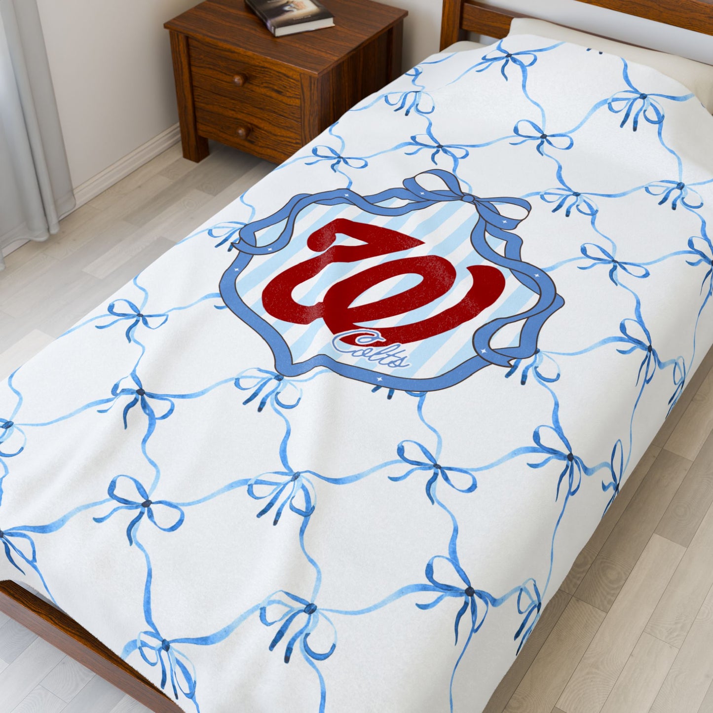 (W) West Colts - Cozy Velveteen Plush Blanket for Home Decor, Ideal Gift for Holidays, Soft Throw Blanket, Warm Family Gatherings, Beautiful Bow Design