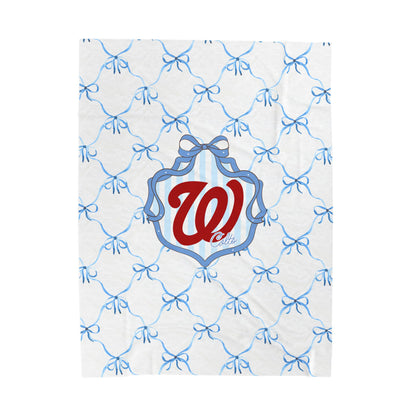 (W) West Colts - Cozy Velveteen Plush Blanket for Home Decor, Ideal Gift for Holidays, Soft Throw Blanket, Warm Family Gatherings, Beautiful Bow Design