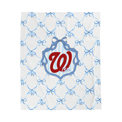 (W) West Colts - Cozy Velveteen Plush Blanket for Home Decor, Ideal Gift for Holidays, Soft Throw Blanket, Warm Family Gatherings, Beautiful Bow Design