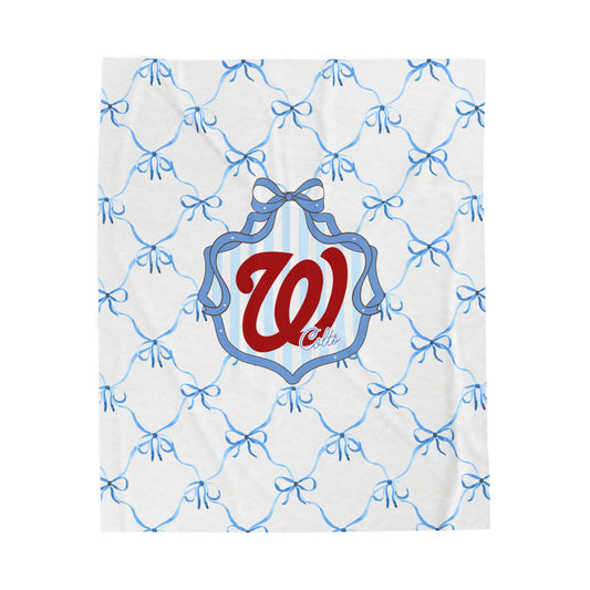 (W) West Colts - Cozy Velveteen Plush Blanket for Home Decor, Ideal Gift for Holidays, Soft Throw Blanket, Warm Family Gatherings, Beautiful Bow Design