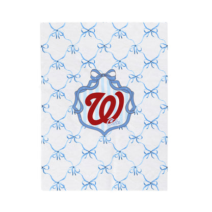 (W) West Colts - Cozy Velveteen Plush Blanket for Home Decor, Ideal Gift for Holidays, Soft Throw Blanket, Warm Family Gatherings, Beautiful Bow Design
